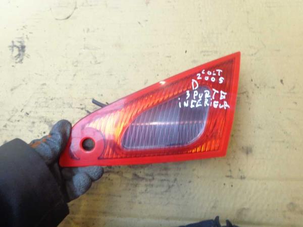 FEU ARRIERE DROIT MITSUBISHI COLT - Vue 1